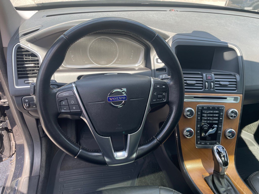 2017 Volvo XC60 Image 15