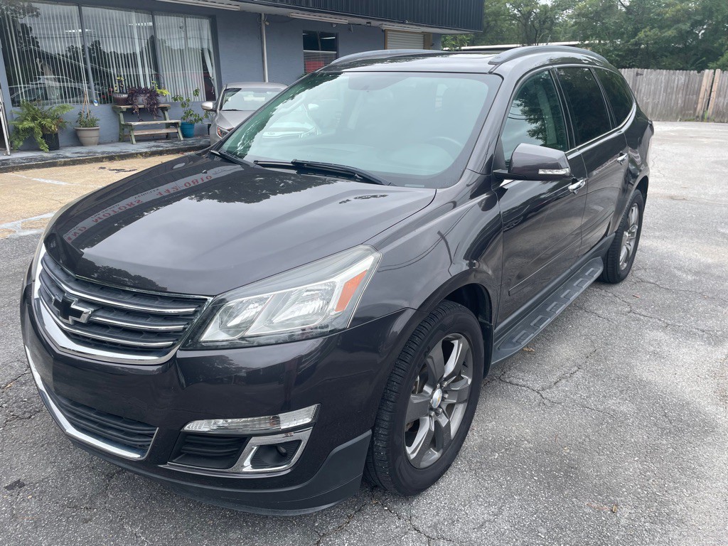 2017 Chevrolet Traverse Image 2