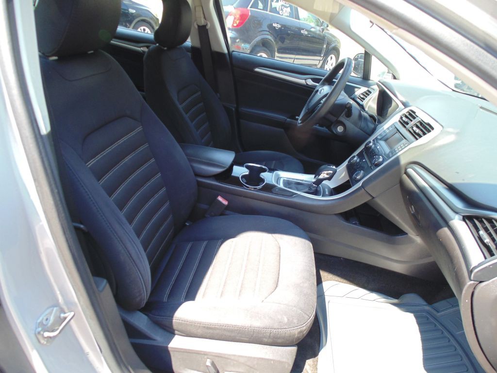 2015 Ford Fusion Image 9