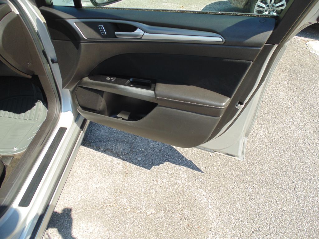 2015 Ford Fusion Image 10