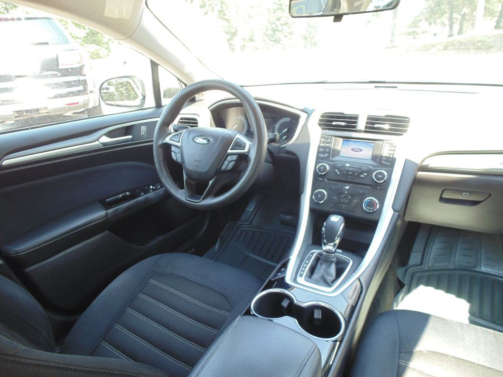 2015 Ford Fusion Image 11