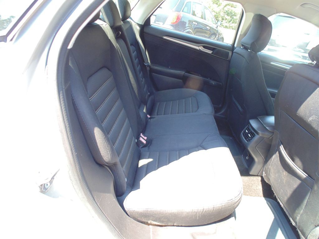 2015 Ford Fusion Image 12