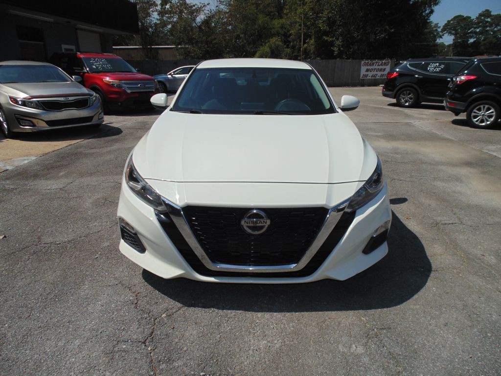 2020 Nissan Altima Image 3