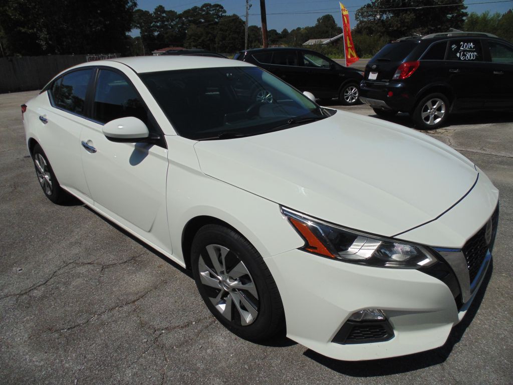 2020 Nissan Altima Image 4
