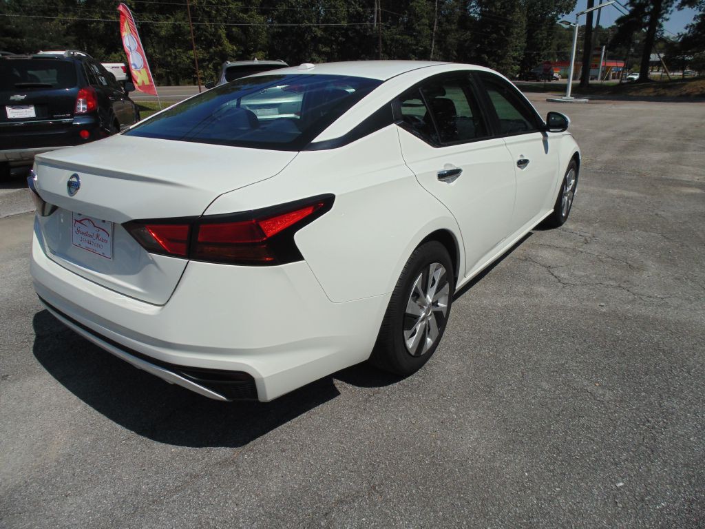 2020 Nissan Altima Image 6