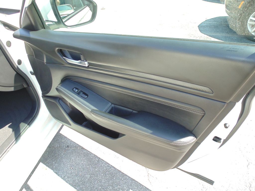 2020 Nissan Altima Image 10