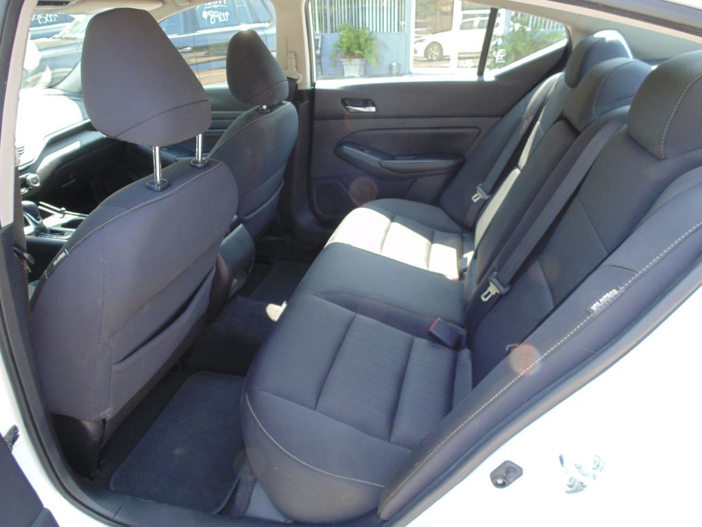 2020 Nissan Altima Image 13