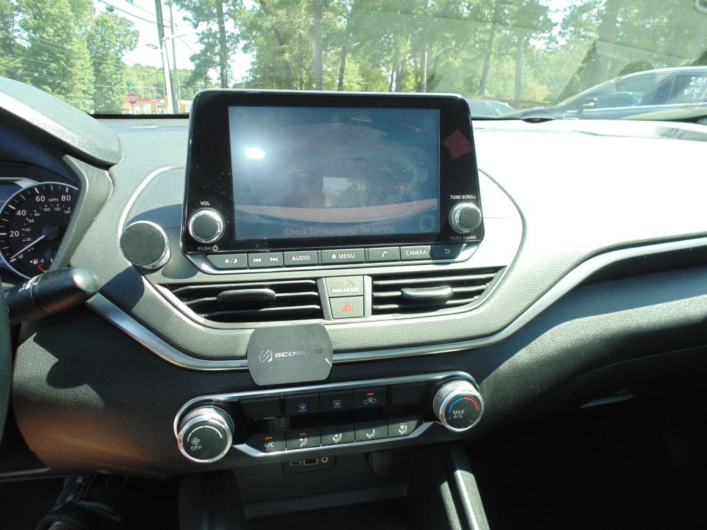 2020 Nissan Altima Image 16