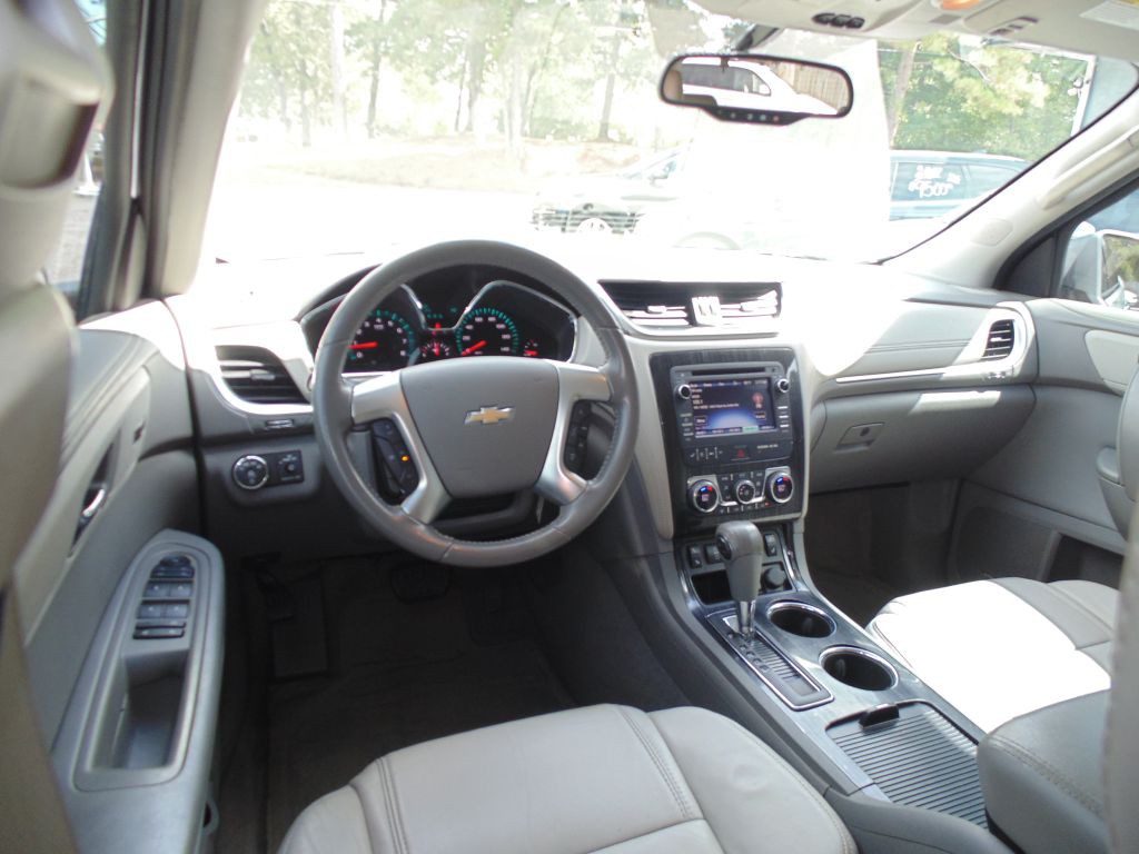 2016 Chevrolet Traverse Image 16