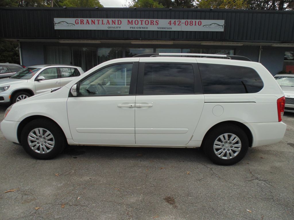 2012 Kia Sedona Image 1