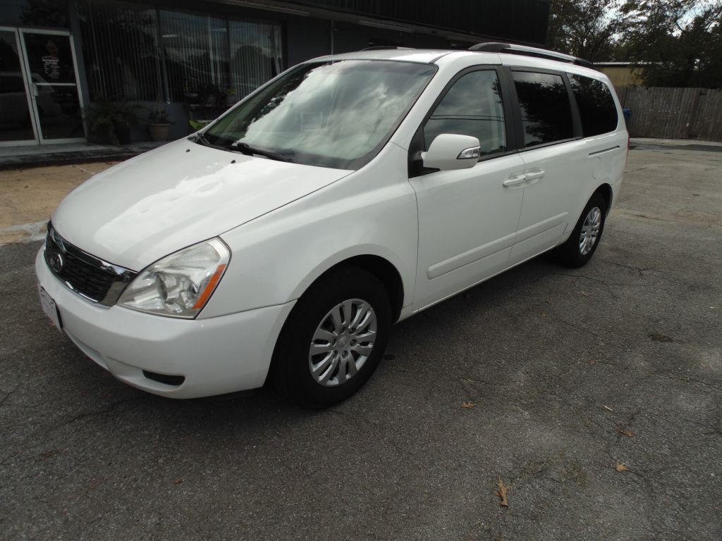 2012 Kia Sedona Image 2