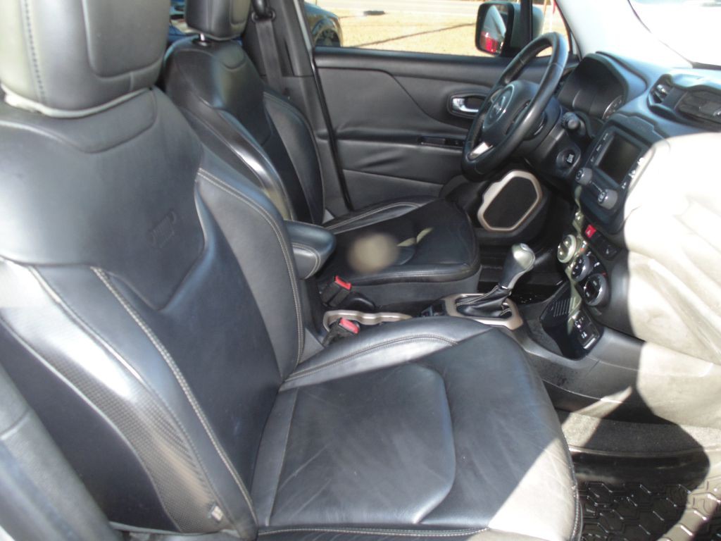 2015 Jeep Renegade Image 9