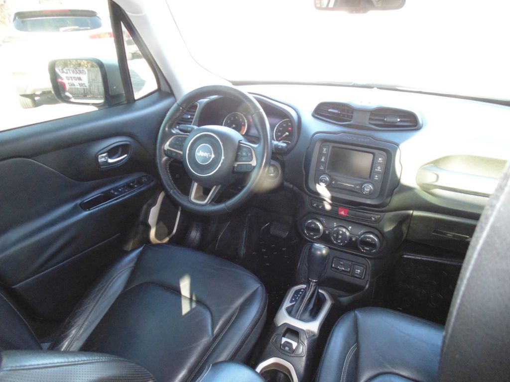 2015 Jeep Renegade Image 11