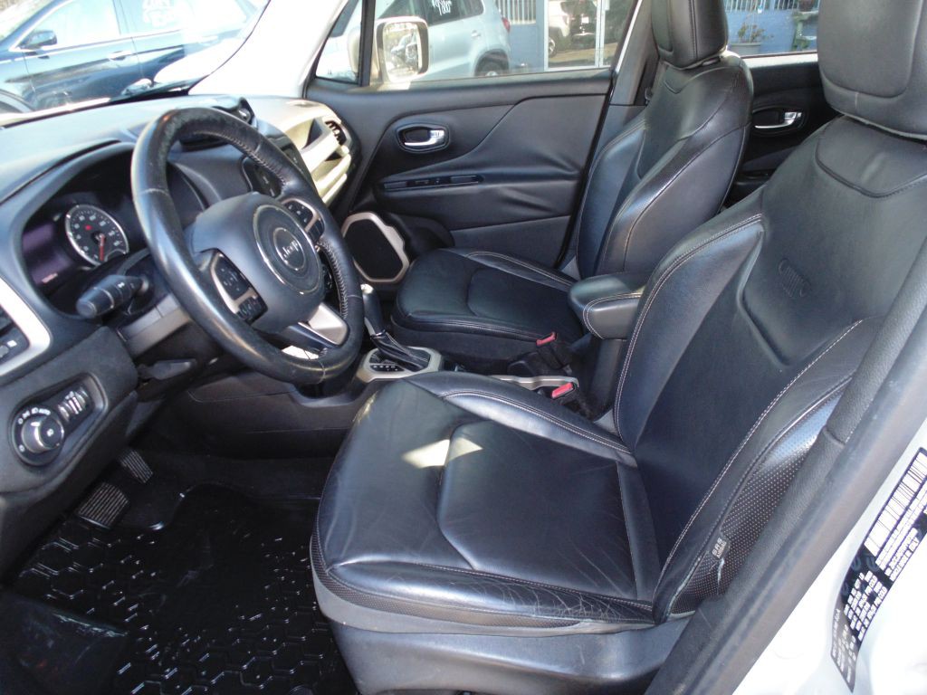 2015 Jeep Renegade Image 15