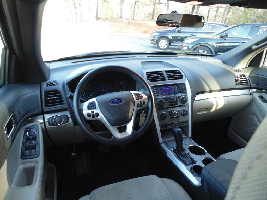 2013 Ford Explorer Image 16