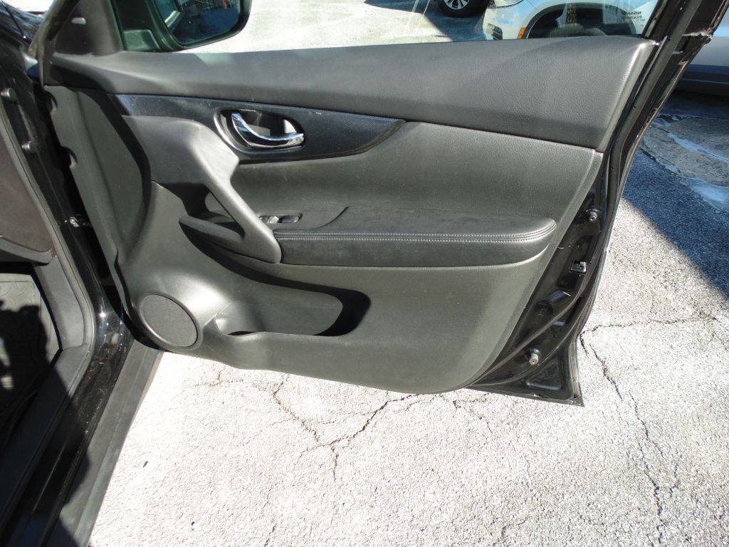 2016 Nissan Rogue Image 10