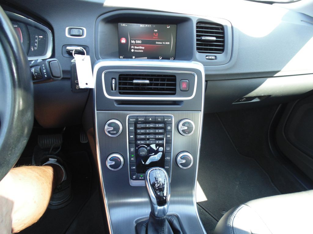 2015 Volvo S60 Image 17