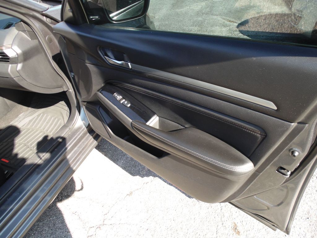 2020 Nissan Altima Image 10