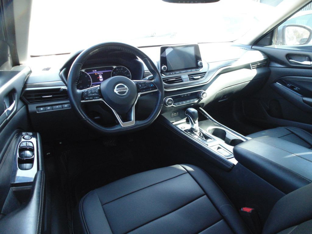 2020 Nissan Altima Image 14