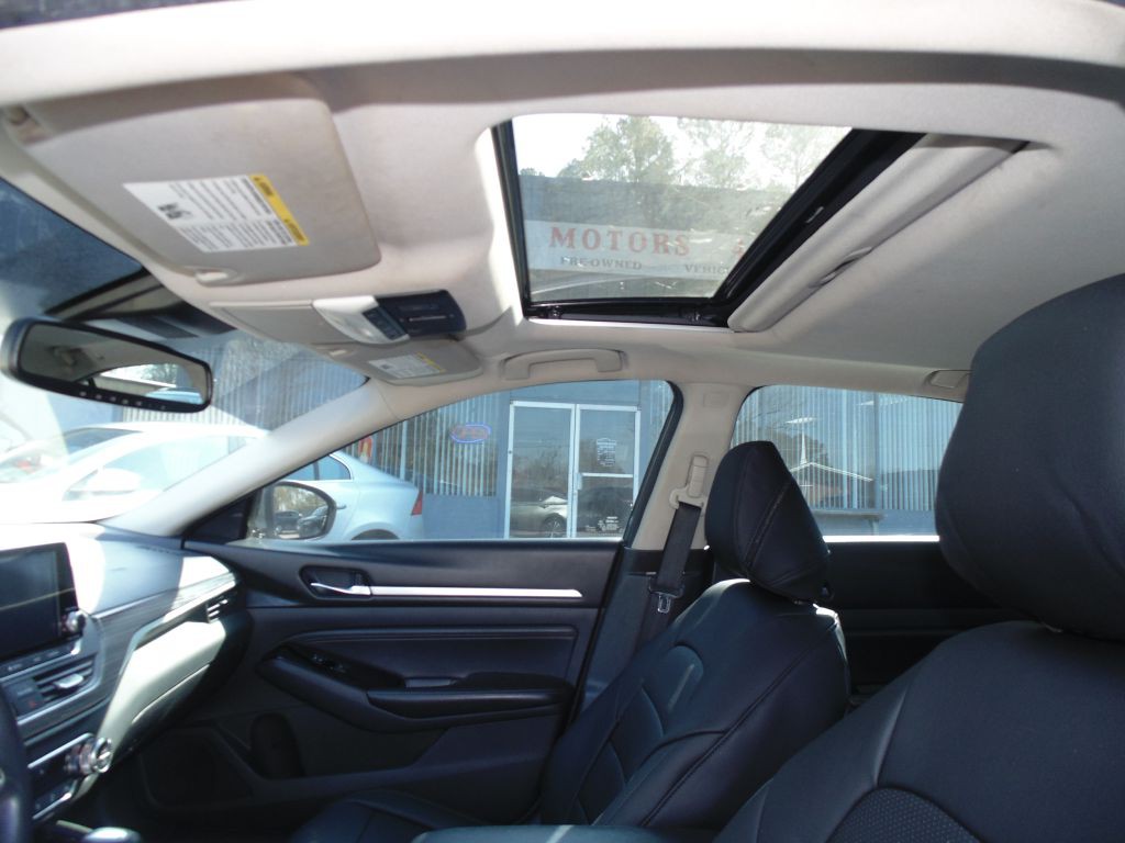 2020 Nissan Altima Image 16