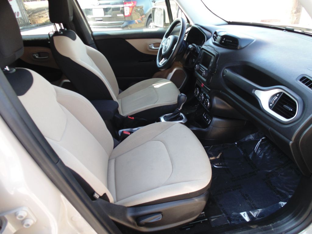 2015 Jeep Renegade Image 9