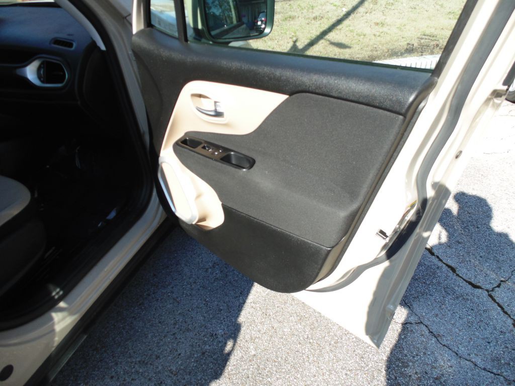 2015 Jeep Renegade Image 10