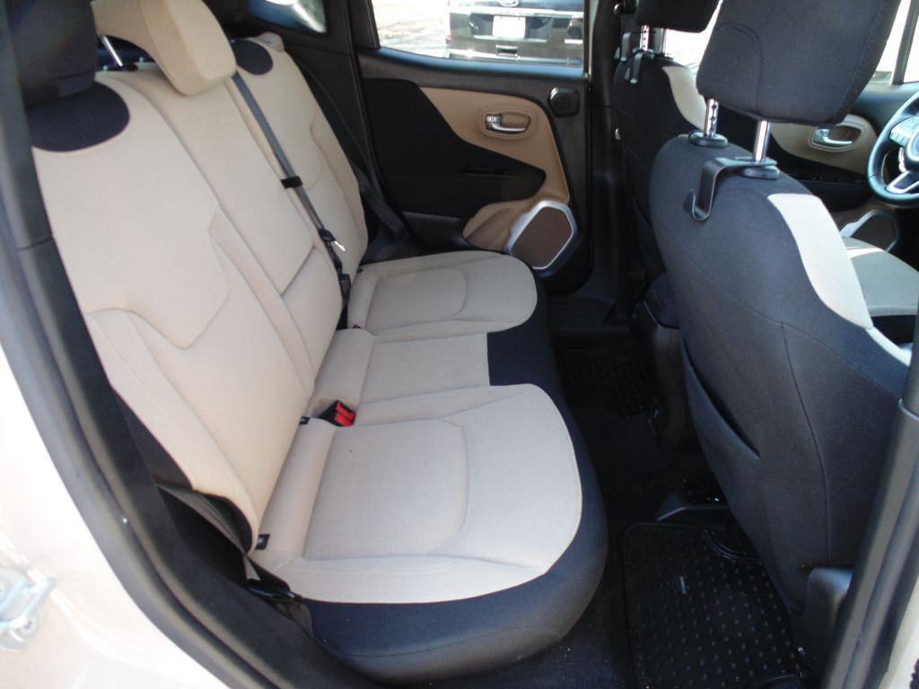 2015 Jeep Renegade Image 11