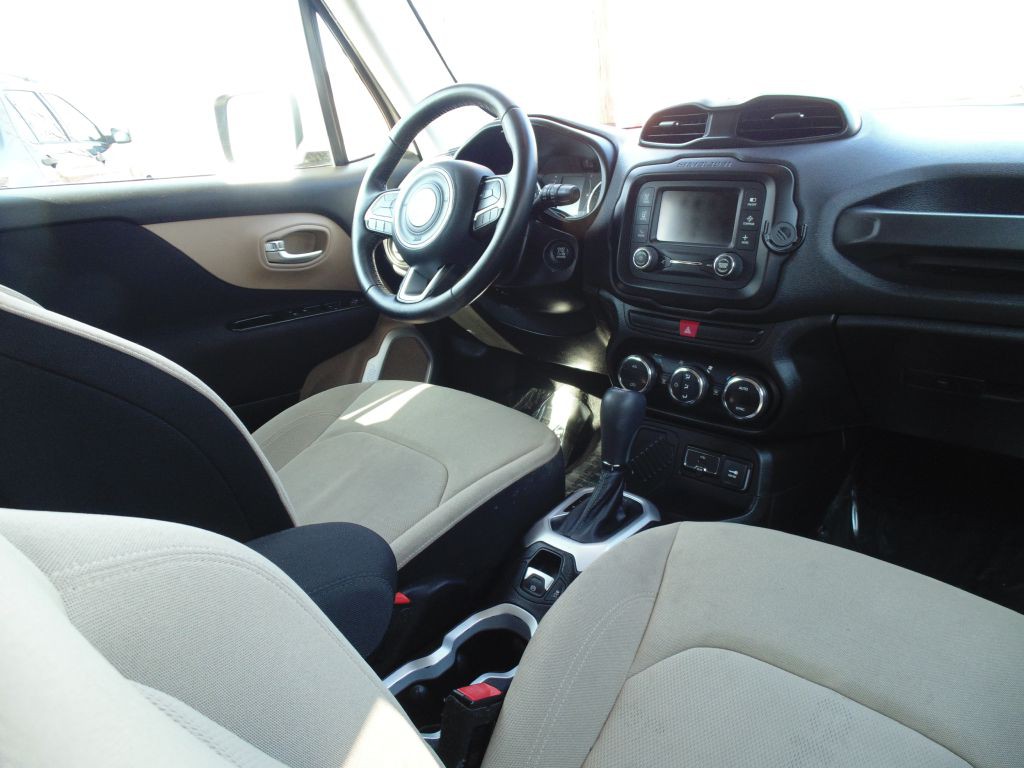 2015 Jeep Renegade Image 12