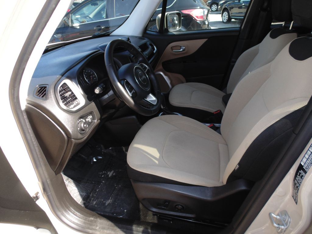 2015 Jeep Renegade Image 16