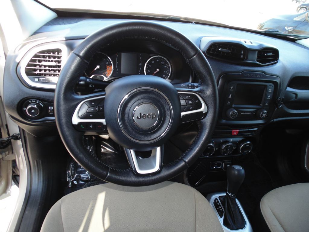 2015 Jeep Renegade Image 17