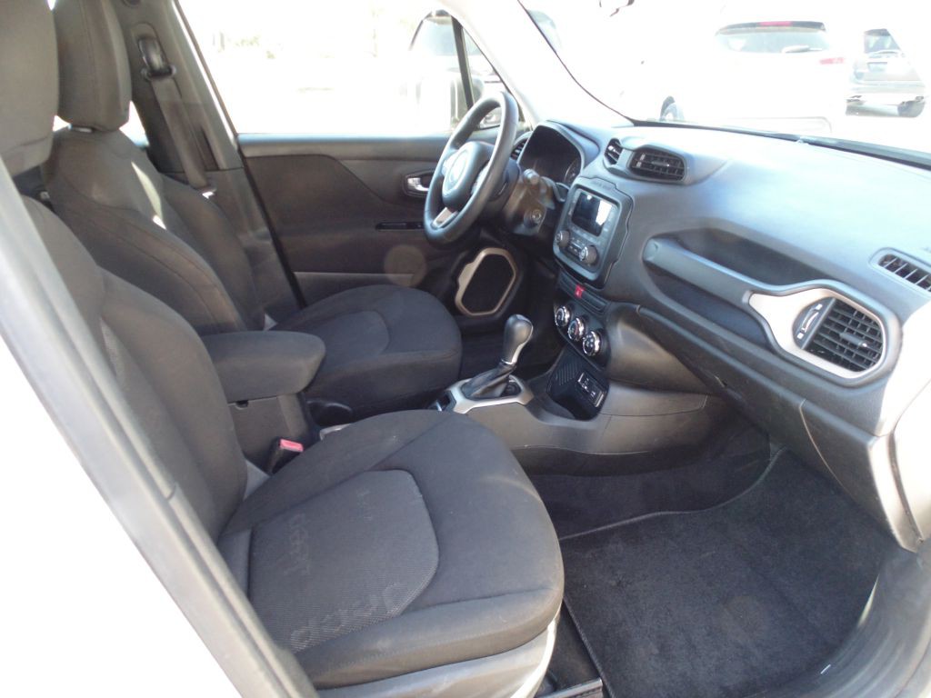 2015 Jeep Renegade Image 9