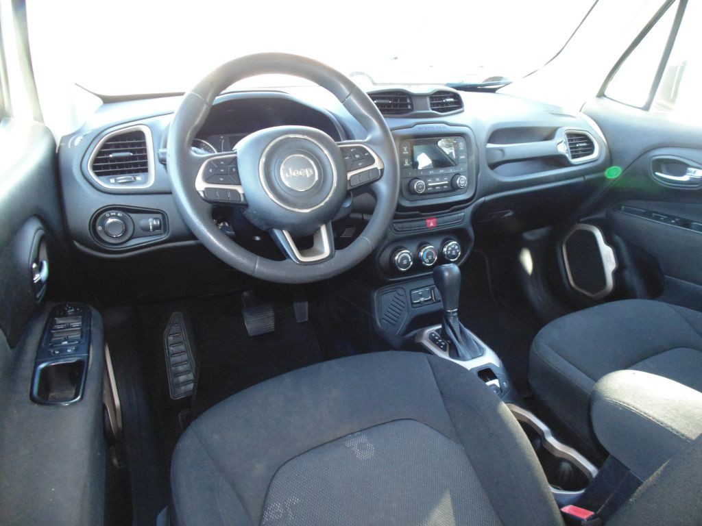 2015 Jeep Renegade Image 15