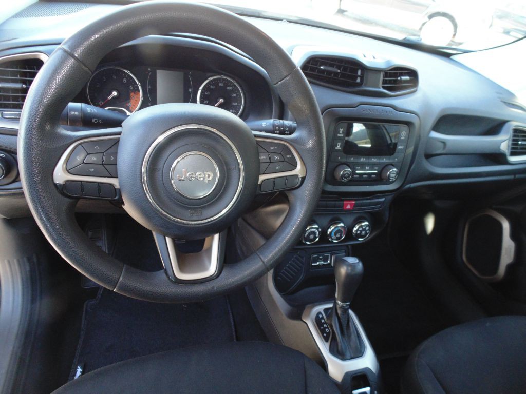 2015 Jeep Renegade Image 17