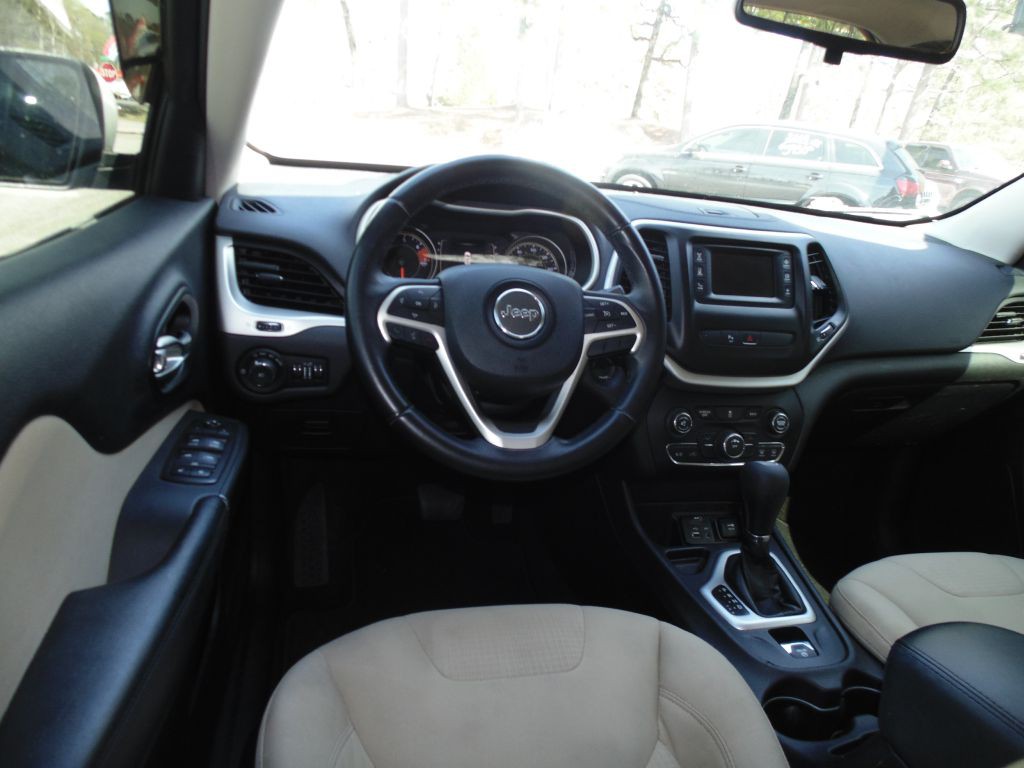 2017 Jeep Cherokee Image 15