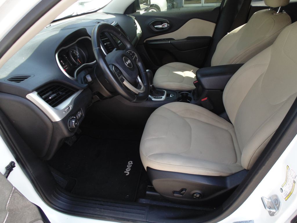 2017 Jeep Cherokee Image 16