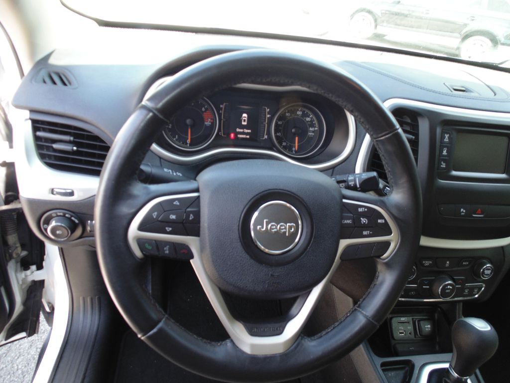 2017 Jeep Cherokee Image 17