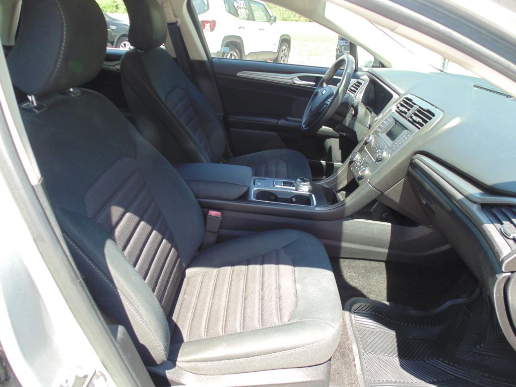 2018 Ford Fusion Image 9