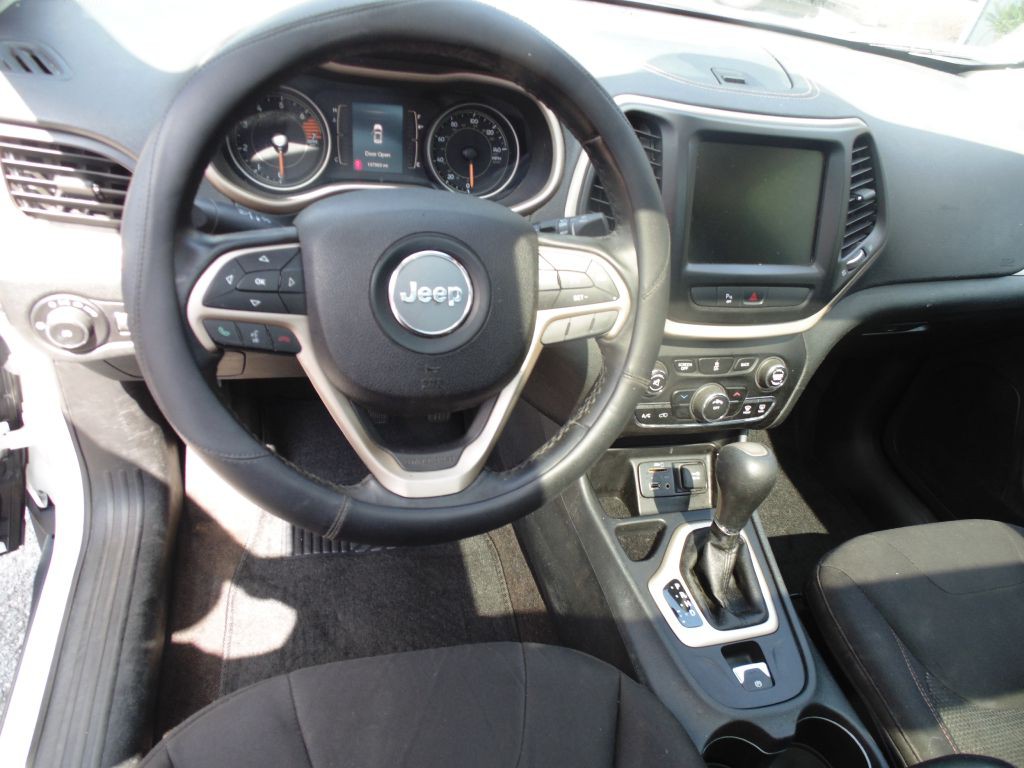2016 Jeep Cherokee Image 16