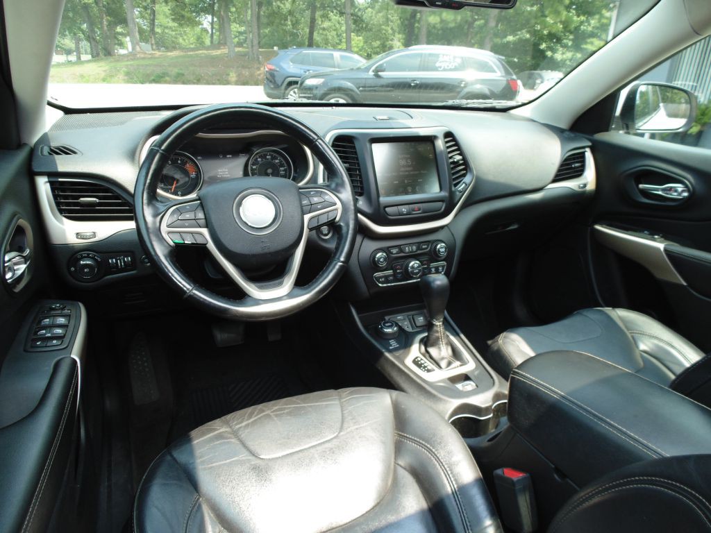 2018 Jeep Cherokee Image 16