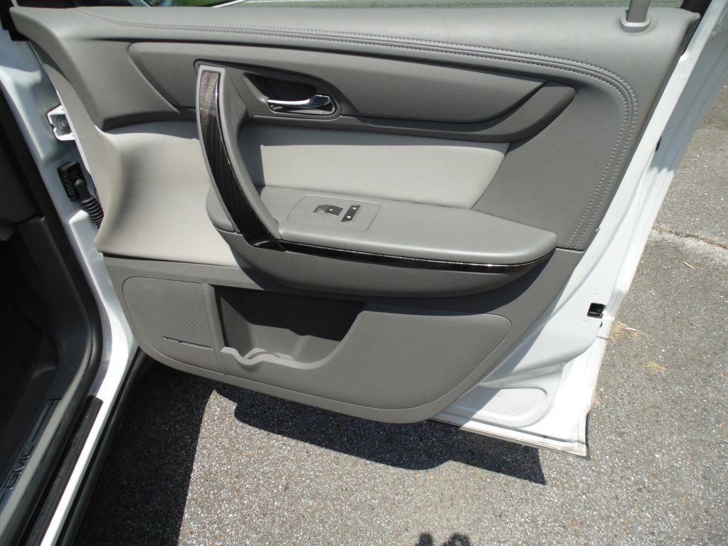 2017 GMC Acadia Image 10