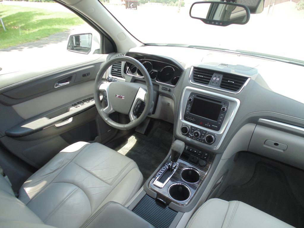 2017 GMC Acadia Image 11