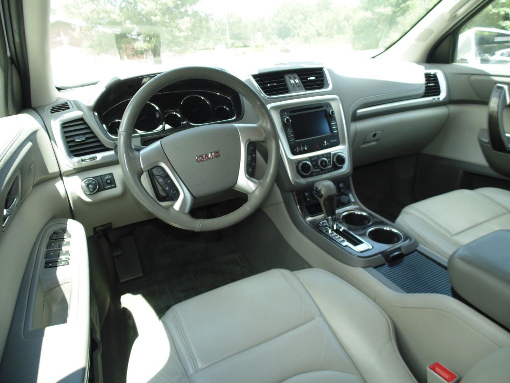 2017 GMC Acadia Image 16