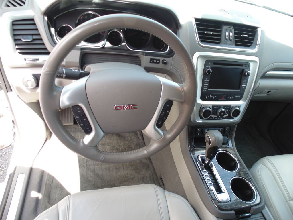 2017 GMC Acadia Image 18