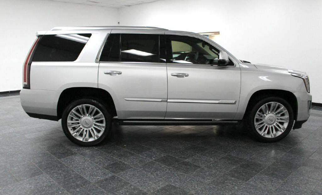 2015 Cadillac Escalade Image 5