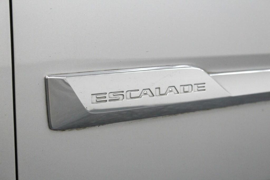 2015 Cadillac Escalade Image 8