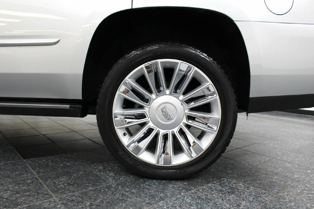 2015 Cadillac Escalade Image 9