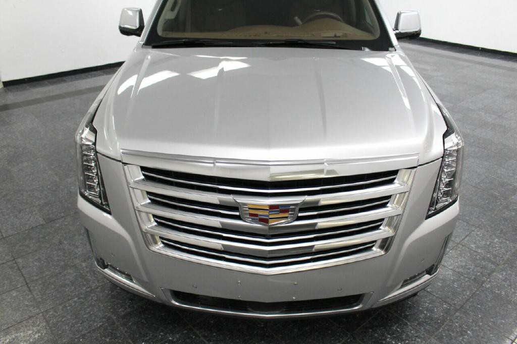 2015 Cadillac Escalade Image 15