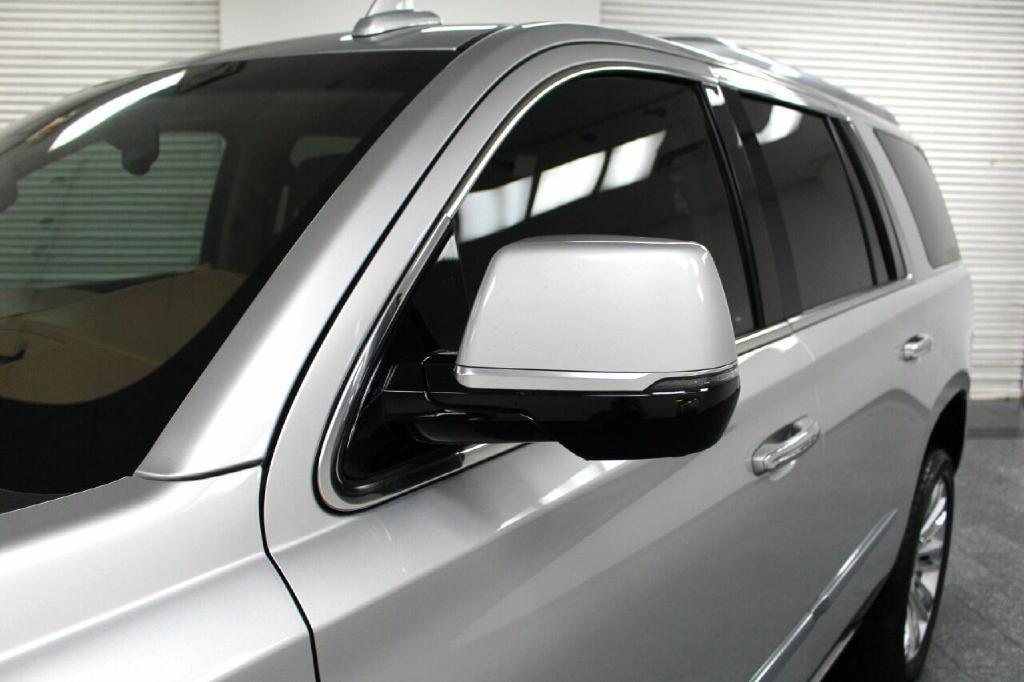 2015 Cadillac Escalade Image 16