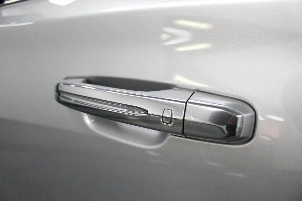 2015 Cadillac Escalade Image 17