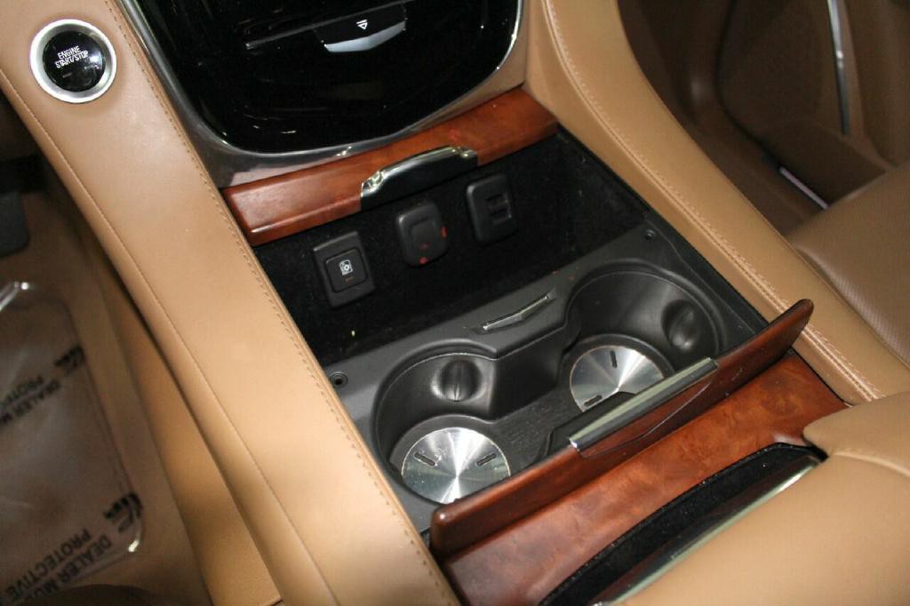 2015 Cadillac Escalade Image 24